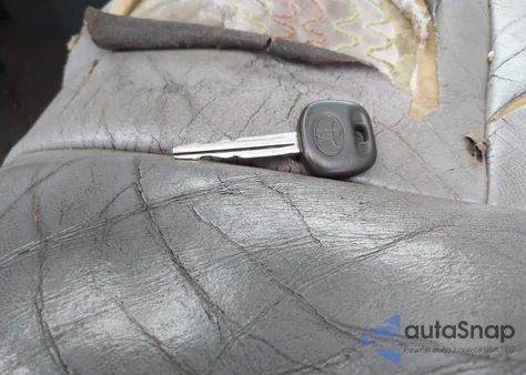 2002 Toyota Sequoia Limited V8 из США, поврежденный, VIN 5TDZT38A32S083081